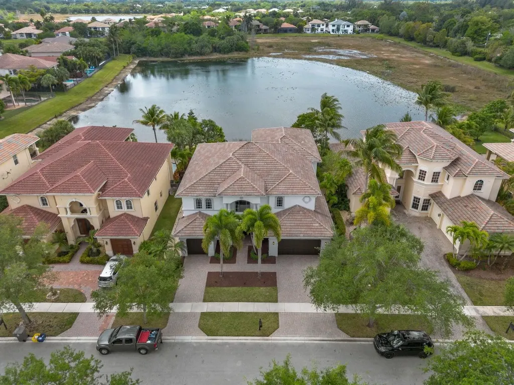 533 Edgebrook Lane West Palm Beach FL 33411