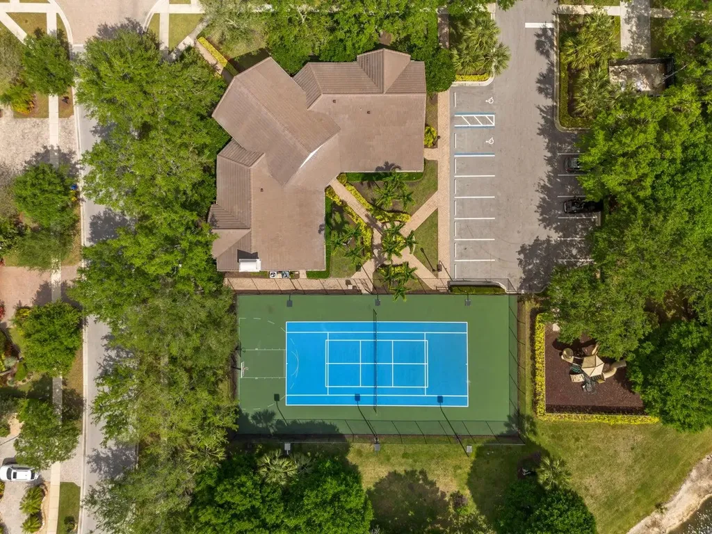 533 Edgebrook Lane West Palm Beach FL 33411