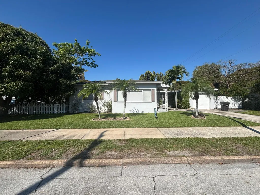 5101 Spruce Avenue West Palm Beach FL 33407
