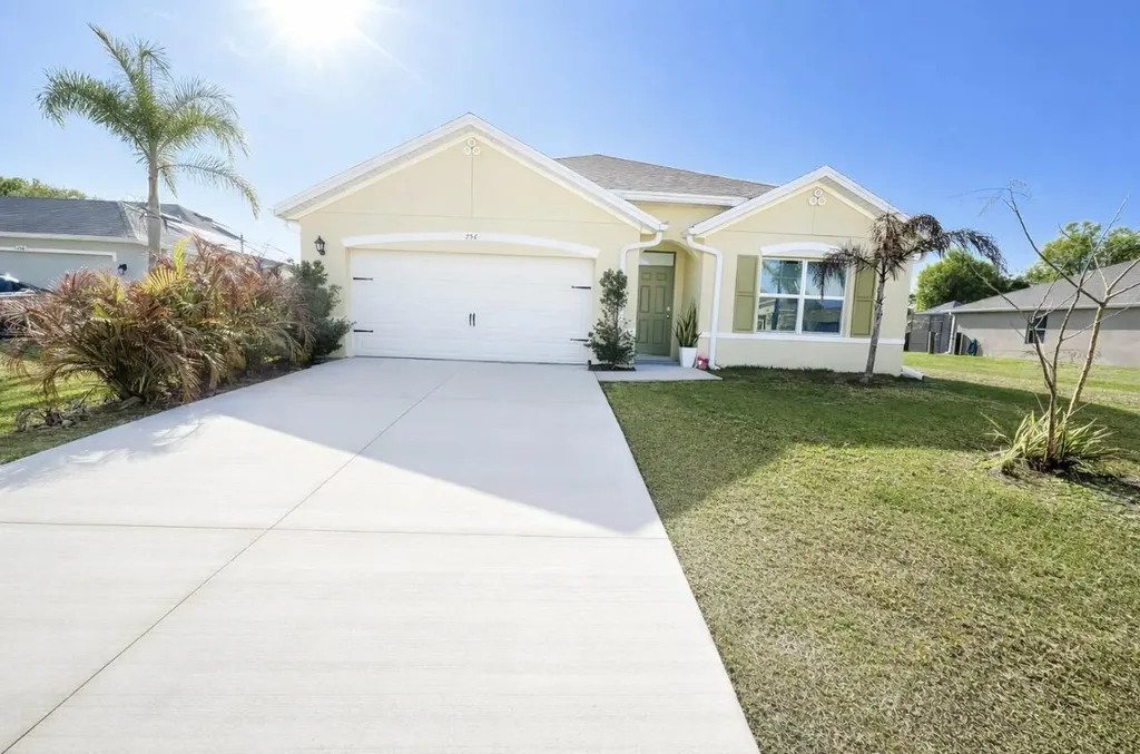756 Media Terrace Sebastian FL 32958