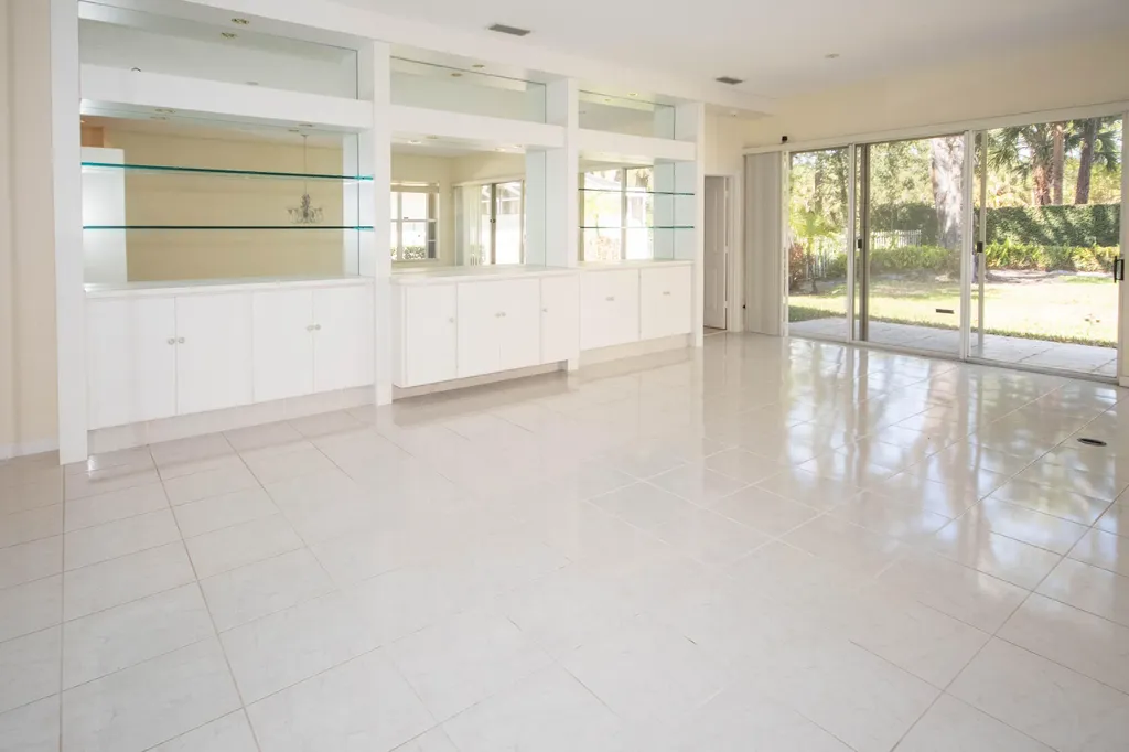 199 E Tall Oaks Circle Palm Beach Gardens FL 33410