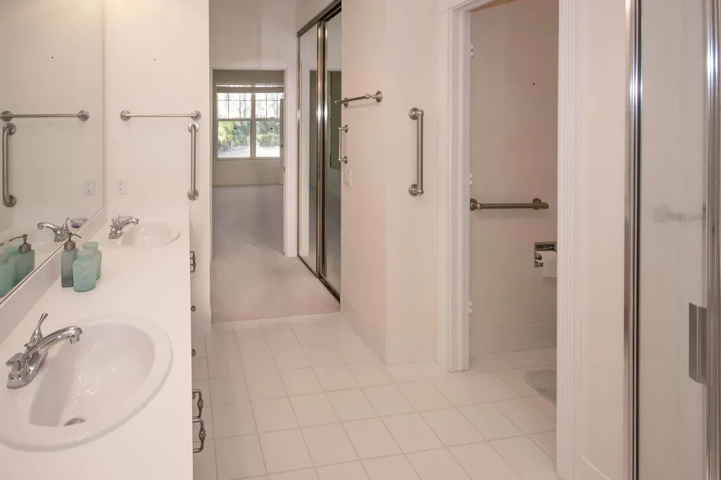 199 E Tall Oaks Circle Palm Beach Gardens FL 33410