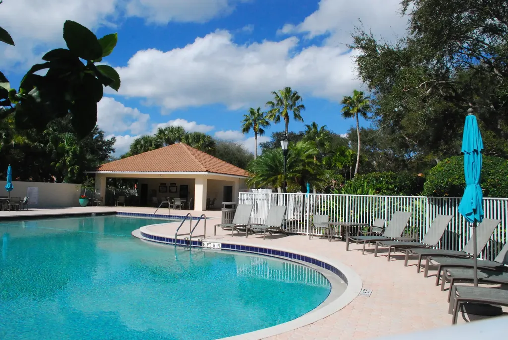 199 E Tall Oaks Circle Palm Beach Gardens FL 33410
