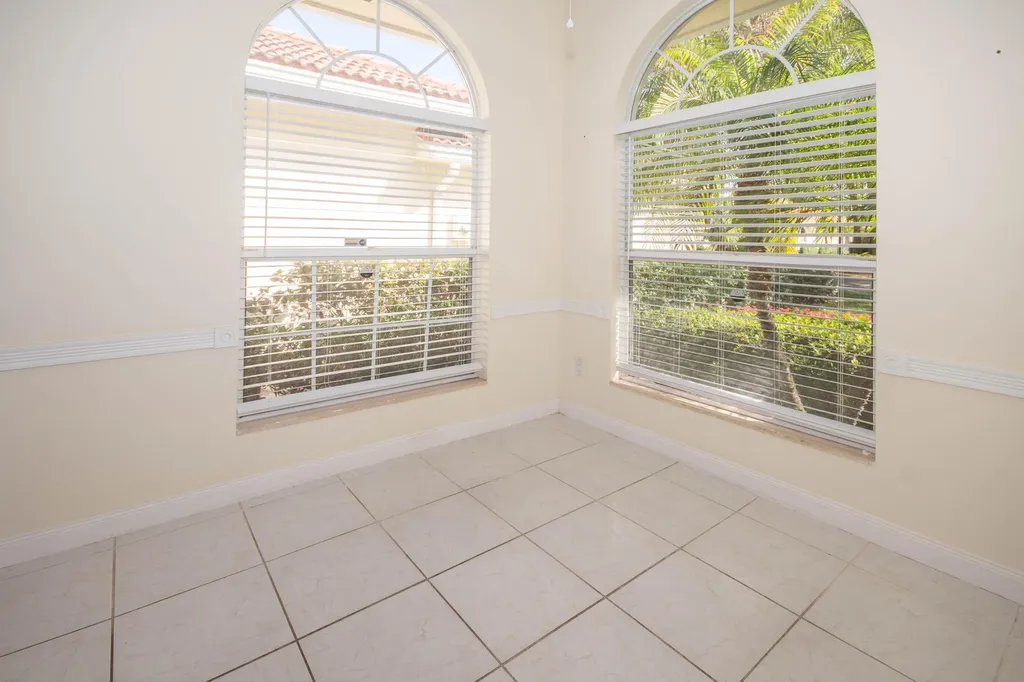 199 E Tall Oaks Circle Palm Beach Gardens FL 33410