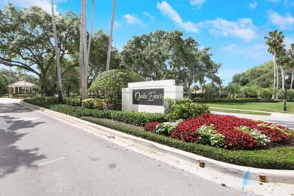 199 E Tall Oaks Circle Palm Beach Gardens FL 33410