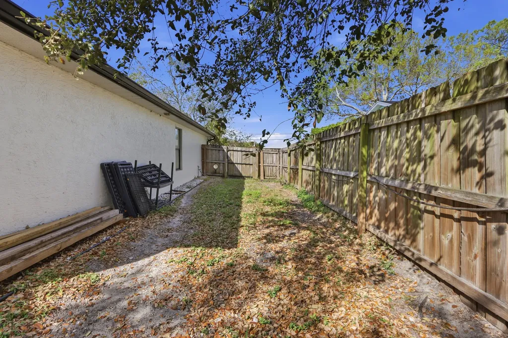 1818 SW Notre Dame Avenue Port St Lucie FL 34953
