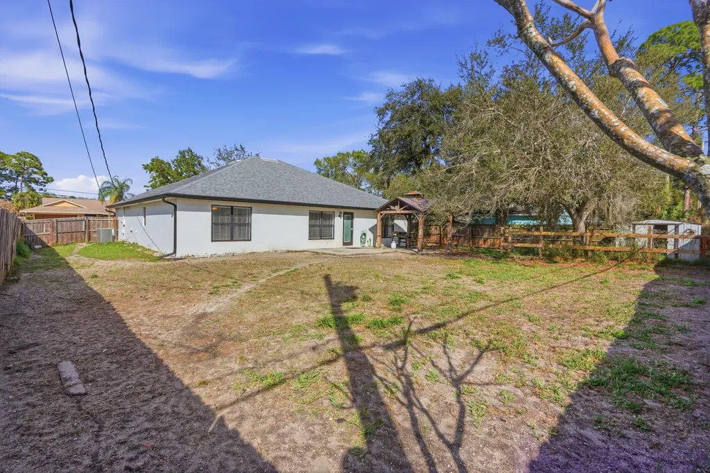 1818 SW Notre Dame Avenue Port St Lucie FL 34953