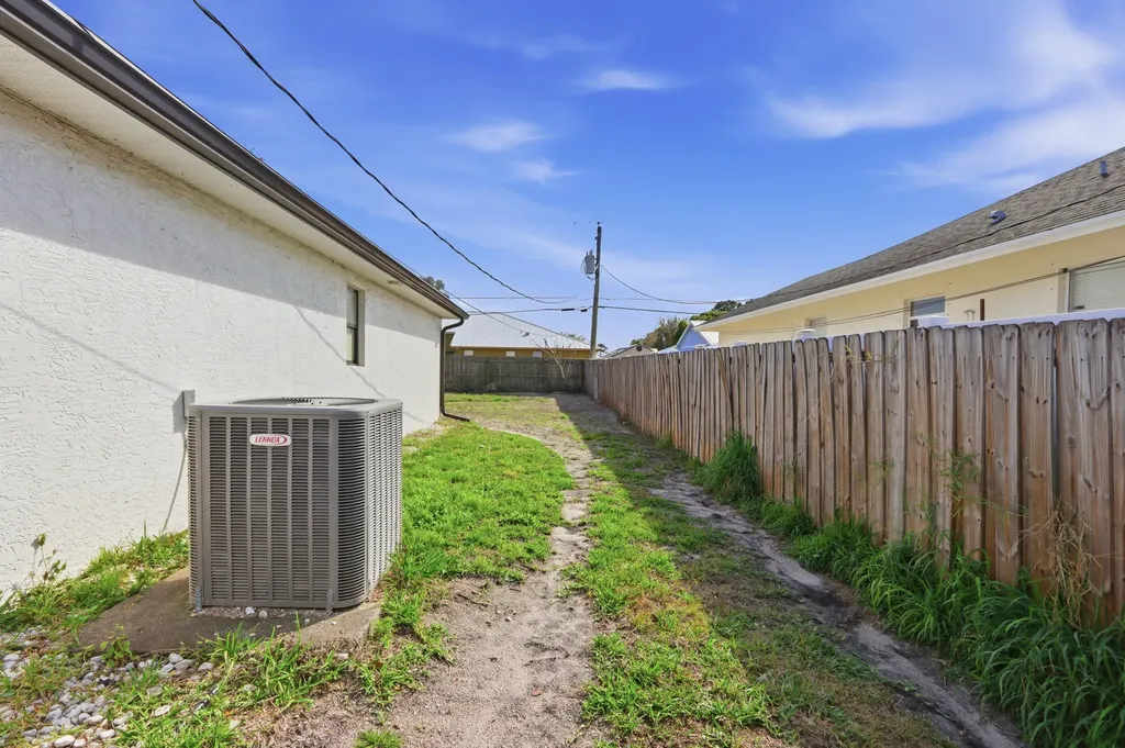1818 SW Notre Dame Avenue Port St Lucie FL 34953