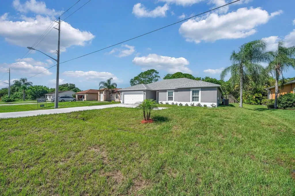 574 NW Bayshore Boulevard Port St Lucie FL 34983