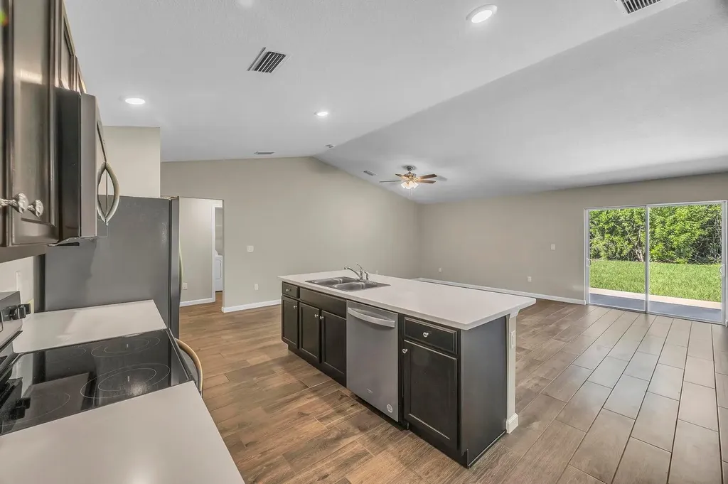 574 NW Bayshore Boulevard Port St Lucie FL 34983