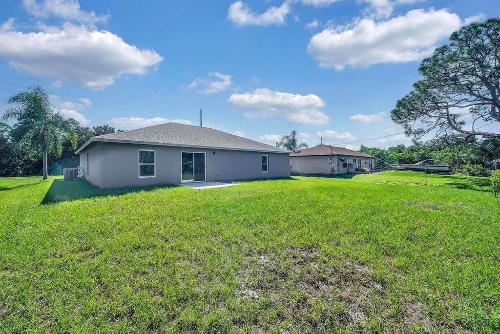 574 NW Bayshore Boulevard Port St Lucie FL 34983