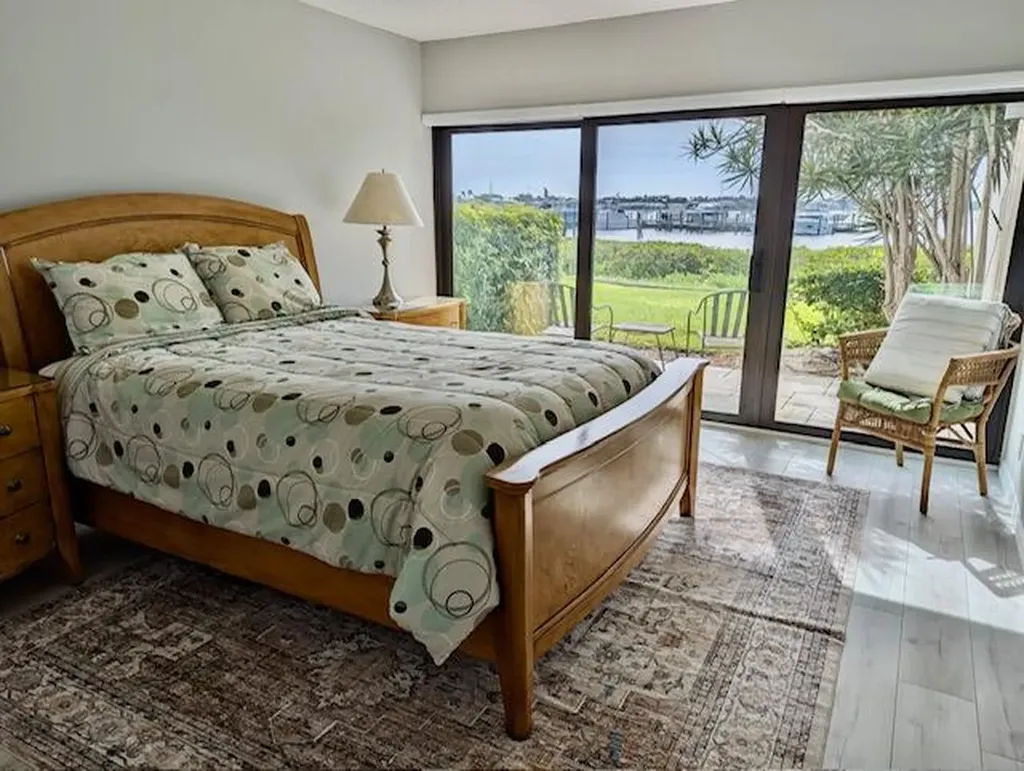 1640 Twelve Oaks Way North Palm Beach FL 33408
