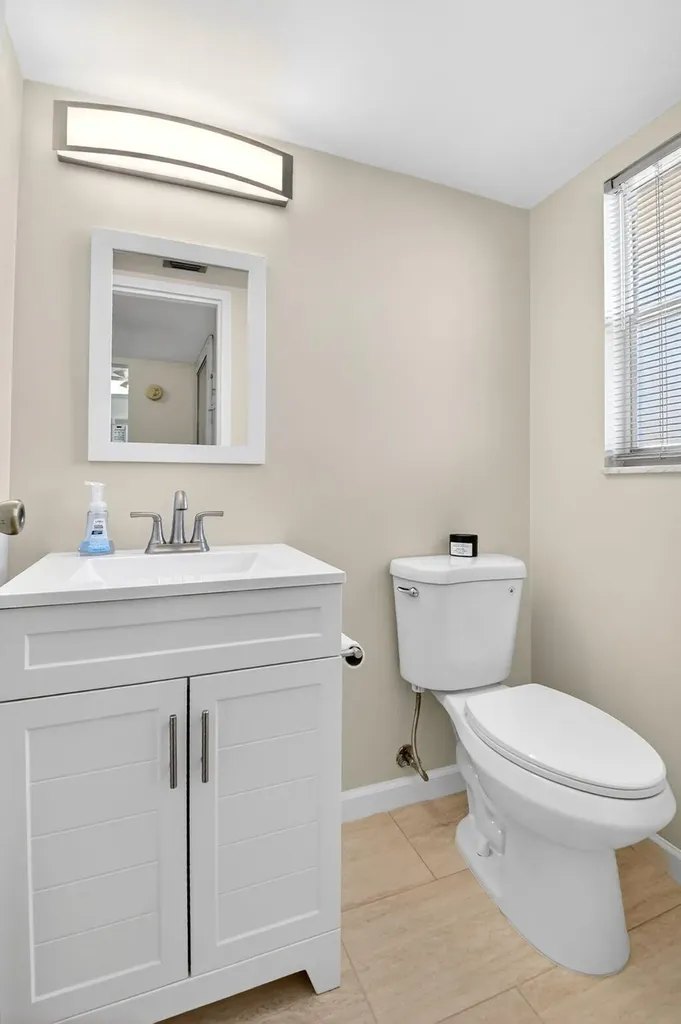 3661 Via Poinciana Lake Worth FL 33467