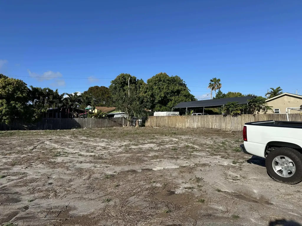 731 SW 3rd Avenue Boynton Beach FL 33426