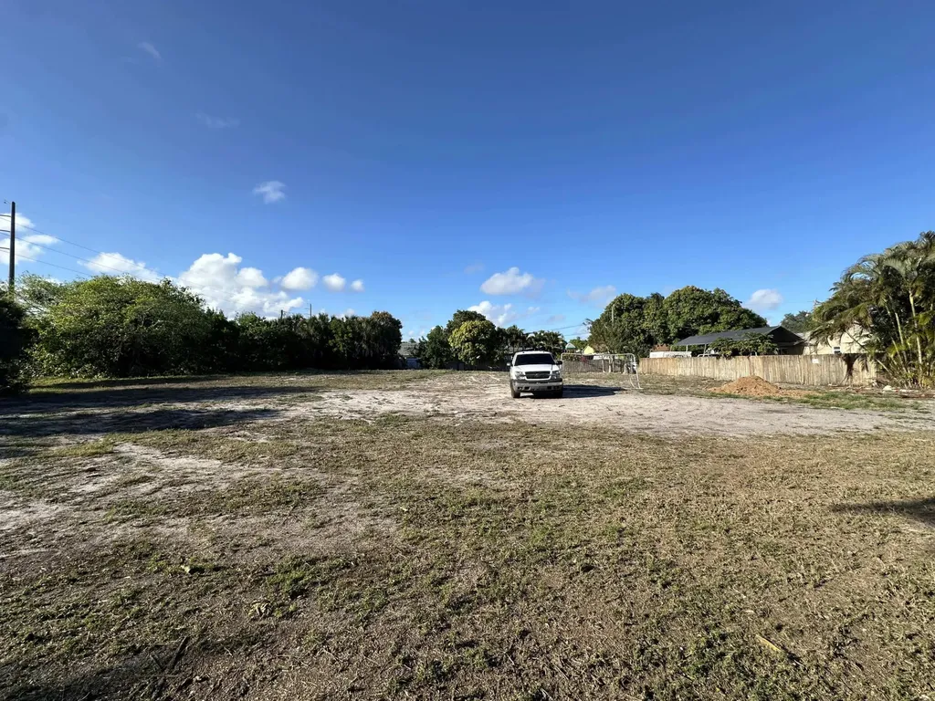 731 SW 3rd Avenue Boynton Beach FL 33426