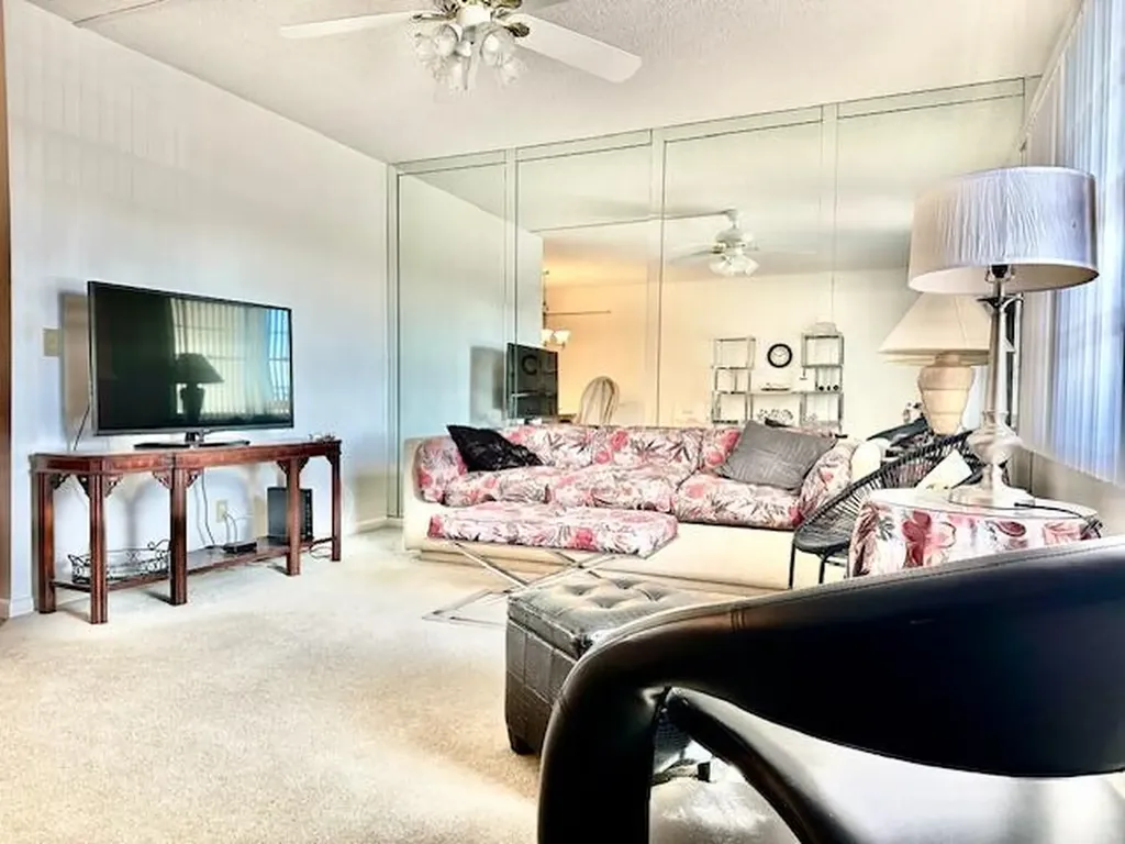 4091 Cornwall E Boca Raton FL 33434