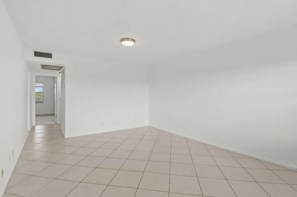 124 Preston C Boca Raton FL 33434