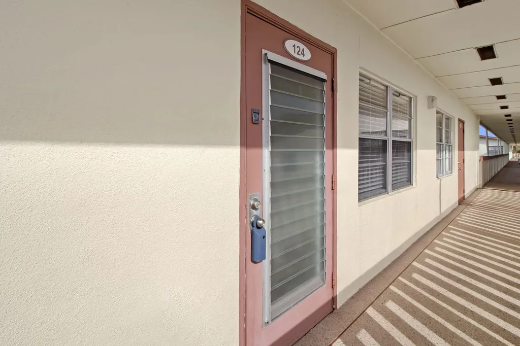 124 Preston C Boca Raton FL 33434