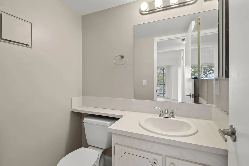 124 Preston C Boca Raton FL 33434