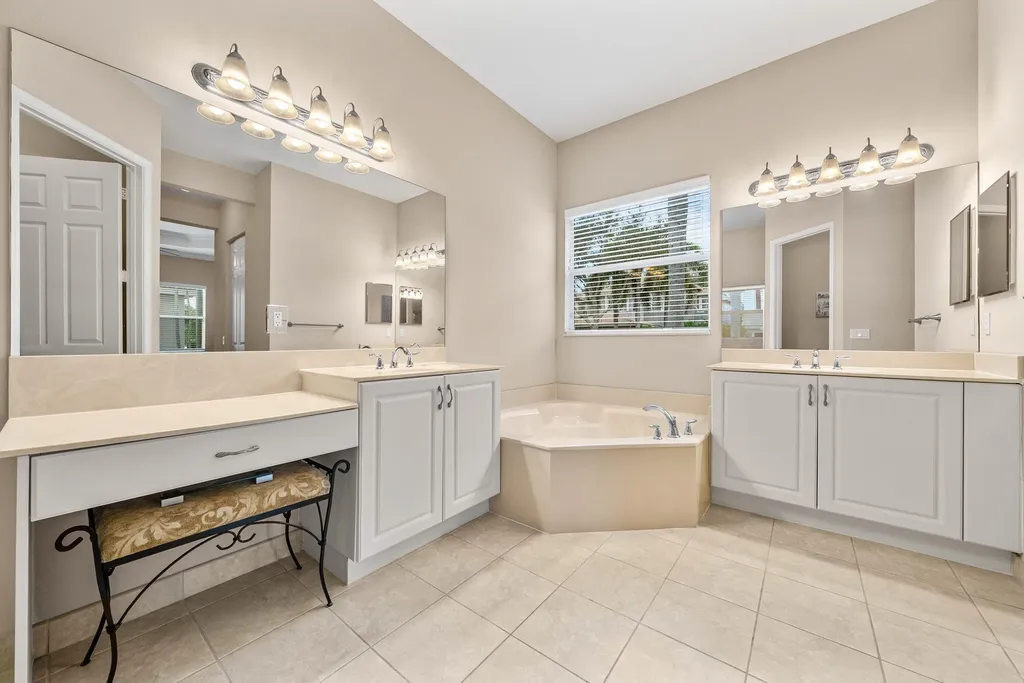 11546 Ponywalk Trail Boynton Beach FL 33473