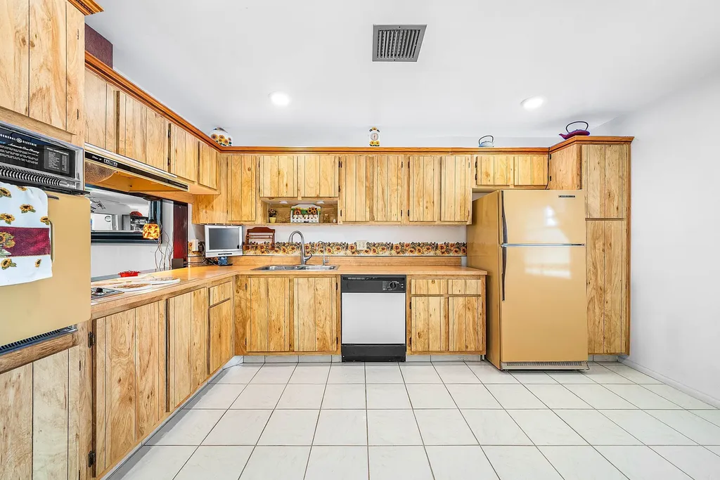 5730 Fernley Drive E West Palm Beach FL 33415