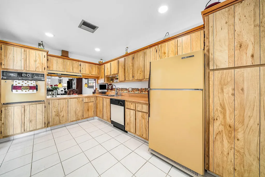 5730 Fernley Drive E West Palm Beach FL 33415
