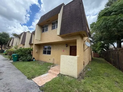5844 Blueberry Unit 68 Court Lauderhill FL 33313