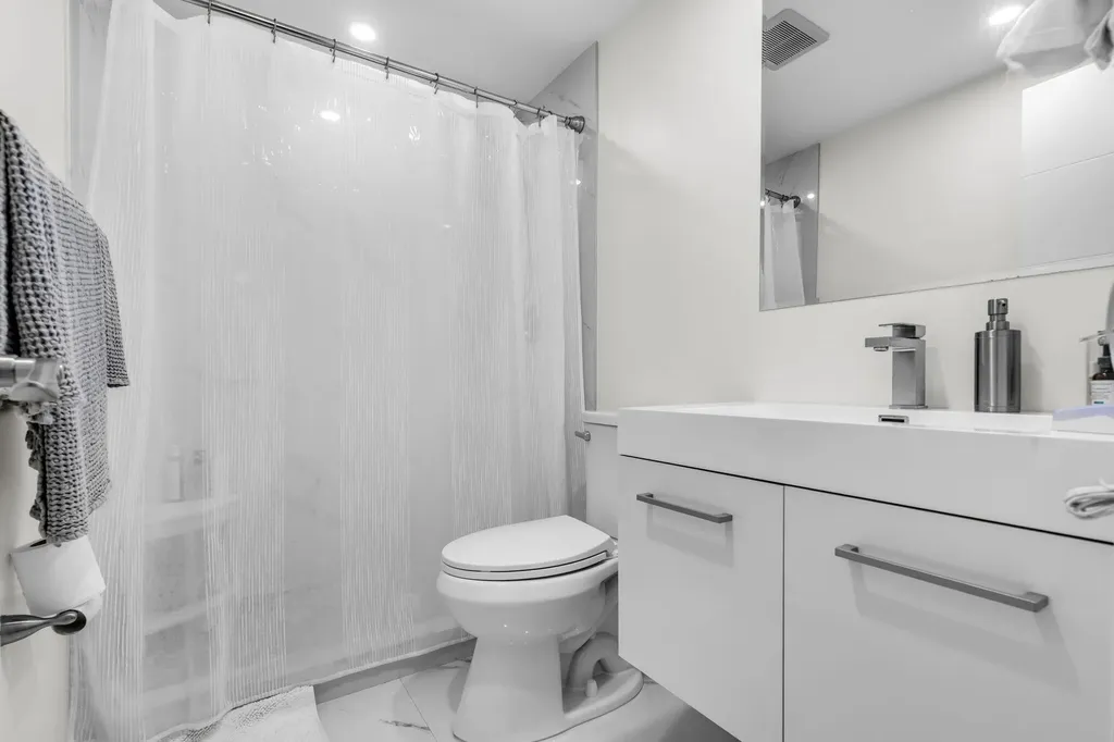 1735 W 60th Street Hialeah FL 33012
