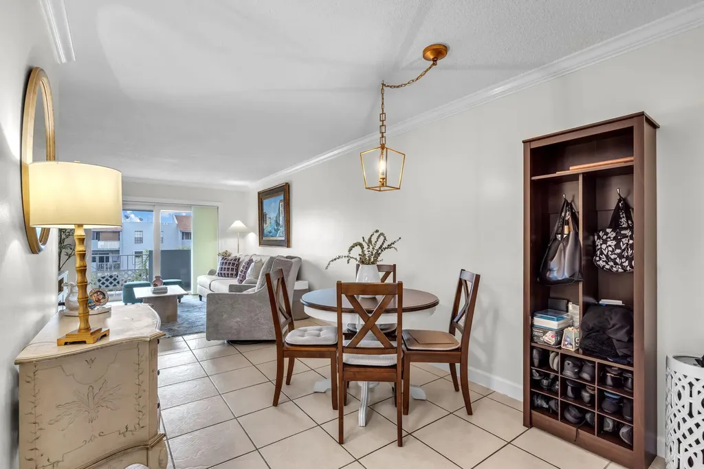1735 W 60th Street Hialeah FL 33012