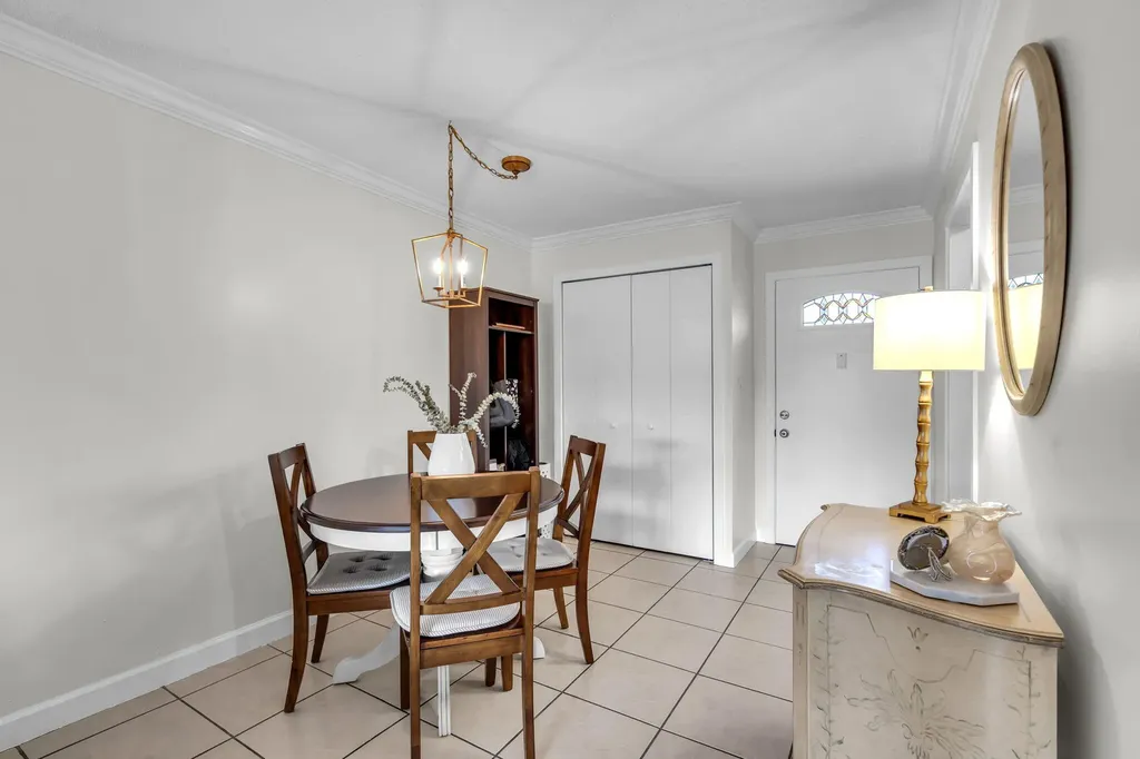 1735 W 60th Street Hialeah FL 33012