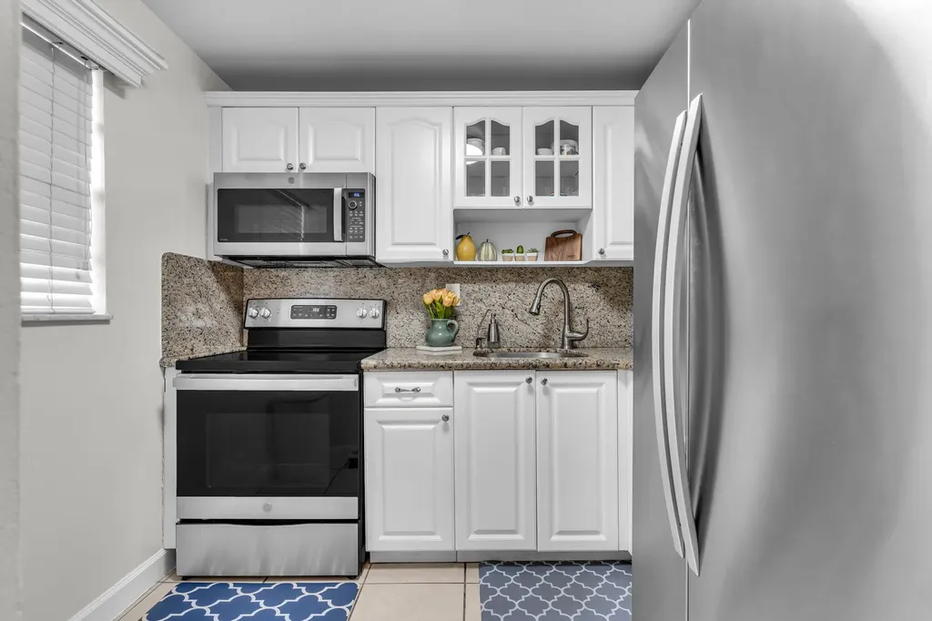 1735 W 60th Street Hialeah FL 33012