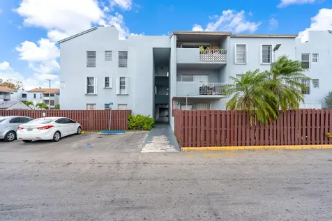 1735 W 60th Street Hialeah FL 33012