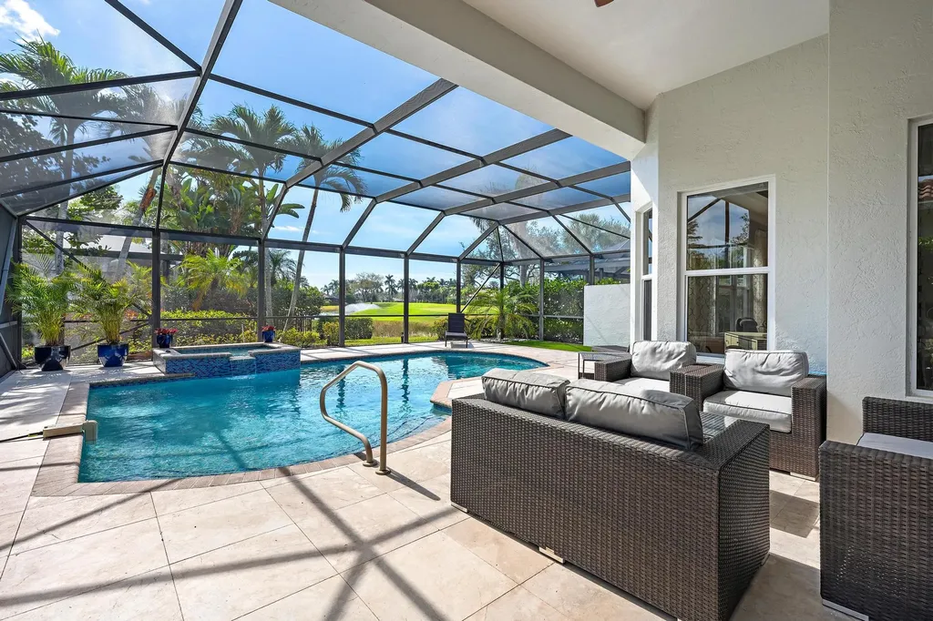 10626 Piazza Fontana West Palm Beach FL 33412