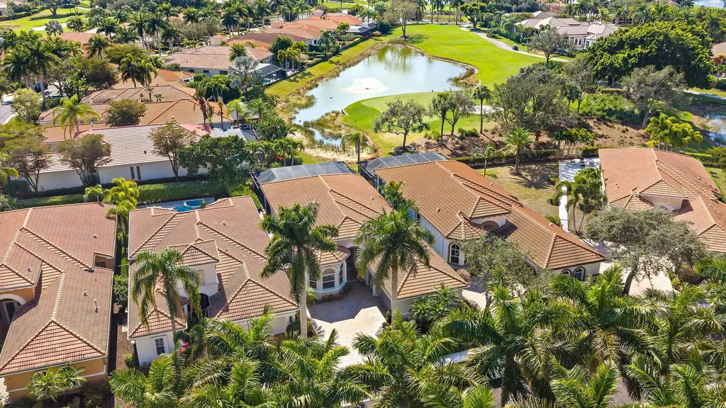 10626 Piazza Fontana West Palm Beach FL 33412