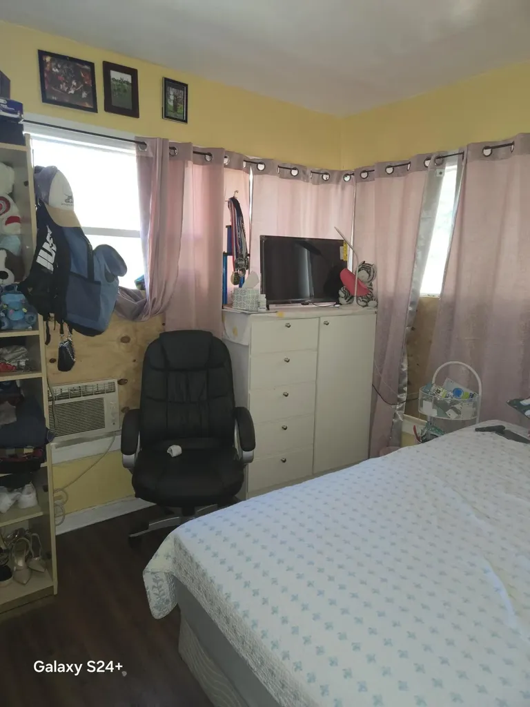 606 S Pine Street Lake Worth FL 33460