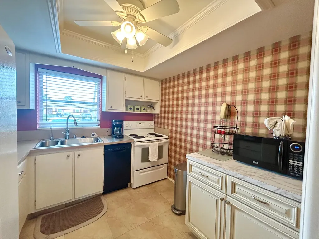2990 Crosley Drive E West Palm Beach FL 33415
