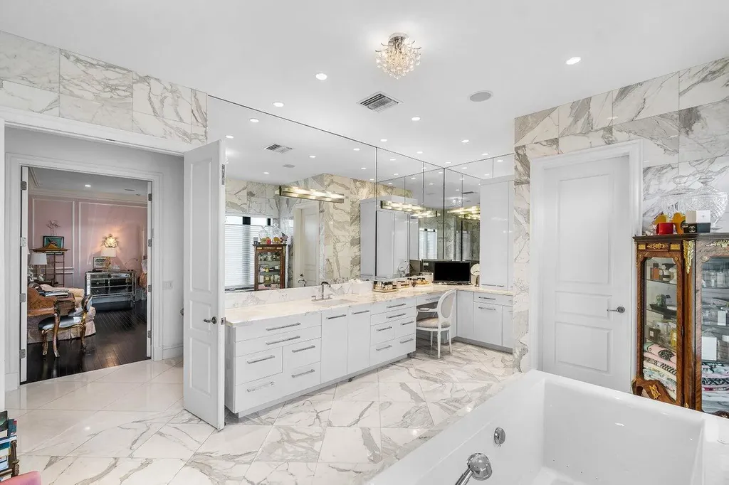 7172 Valencia Drive Boca Raton FL 33433