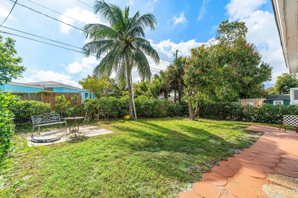 930 43rd Street West Palm Beach FL 33407