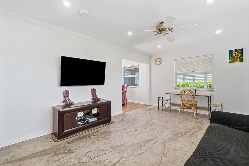 930 43rd Street West Palm Beach FL 33407