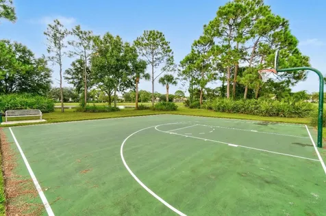 408 SW Horseshoe Bay Port St Lucie FL 34986