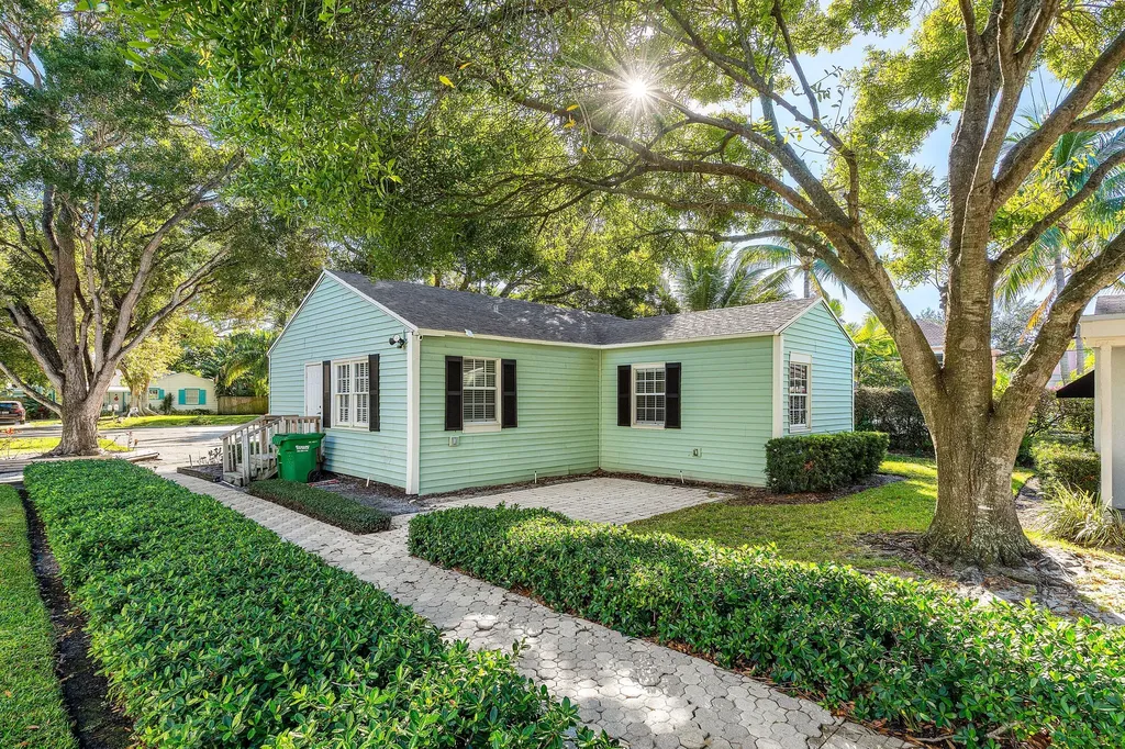 138 N Swinton Avenue Delray Beach FL 33444