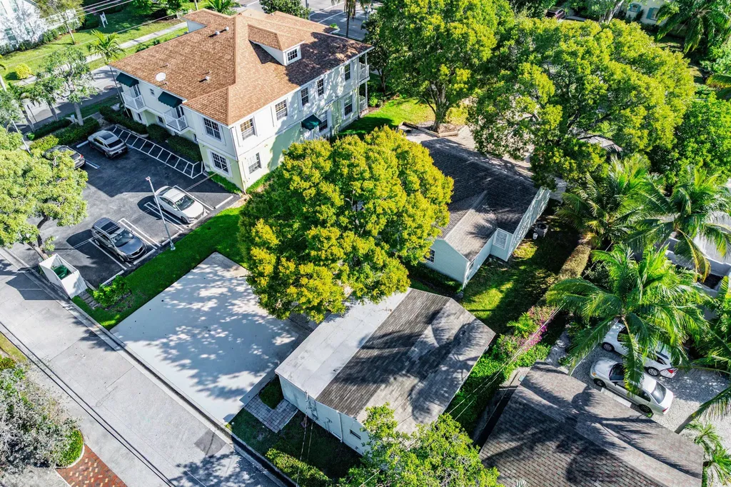 138 N Swinton Avenue Delray Beach FL 33444