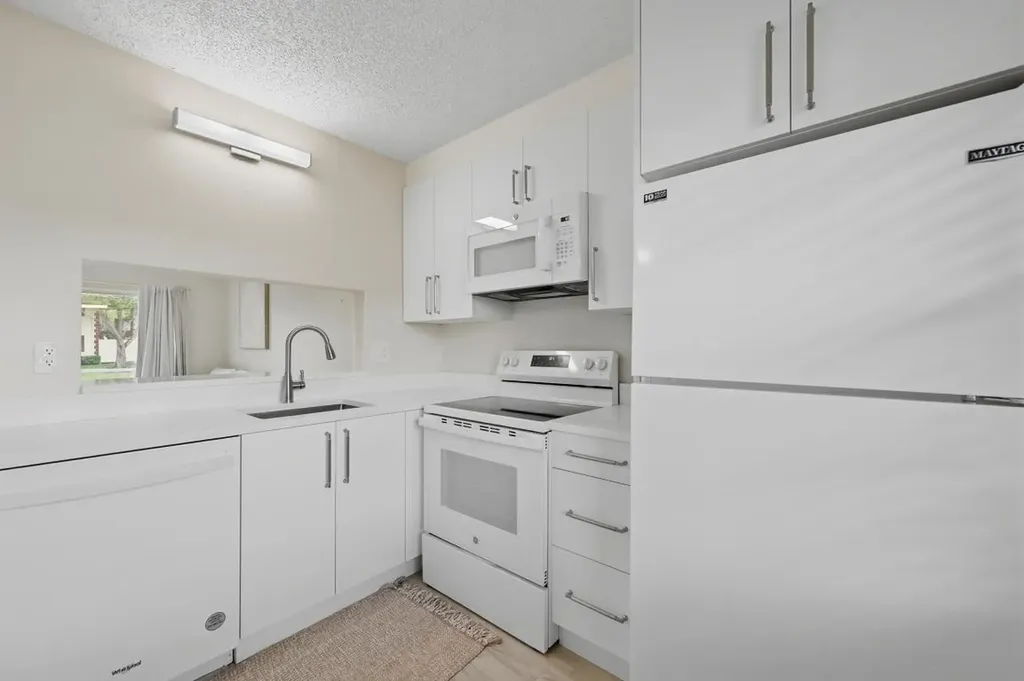 3648 N University Drive Coral Springs FL 33065
