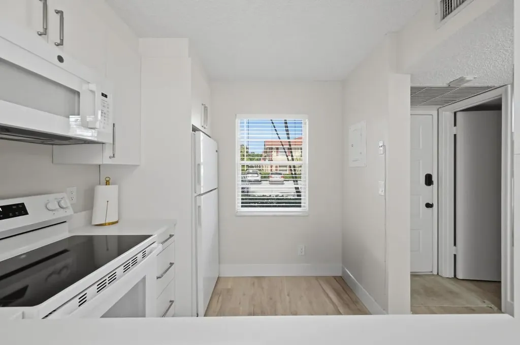 3648 N University Drive Coral Springs FL 33065