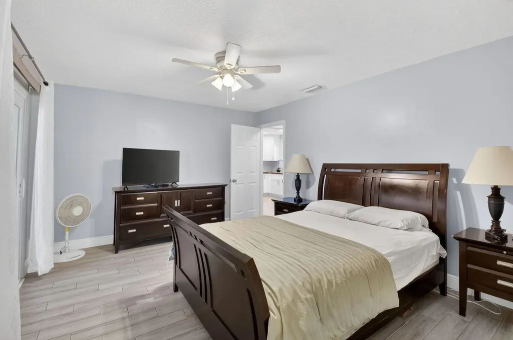 28 Via De Casas Norte Boynton Beach FL 33426