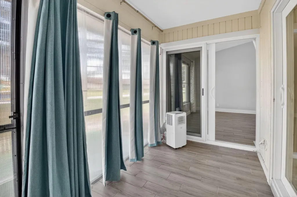28 Via De Casas Norte Boynton Beach FL 33426