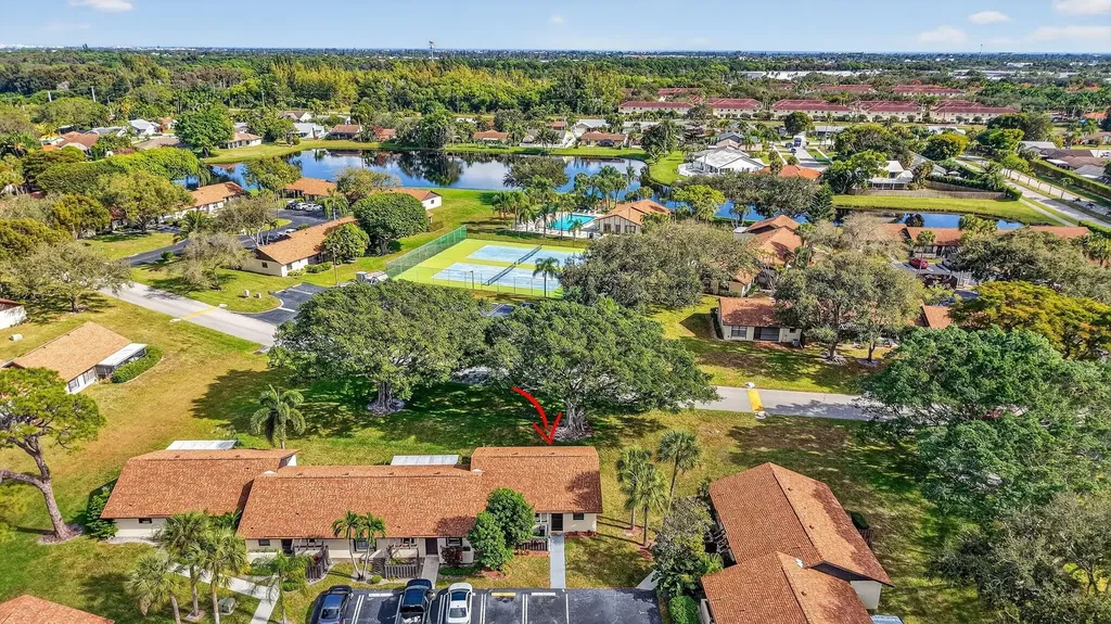28 Via De Casas Norte Boynton Beach FL 33426