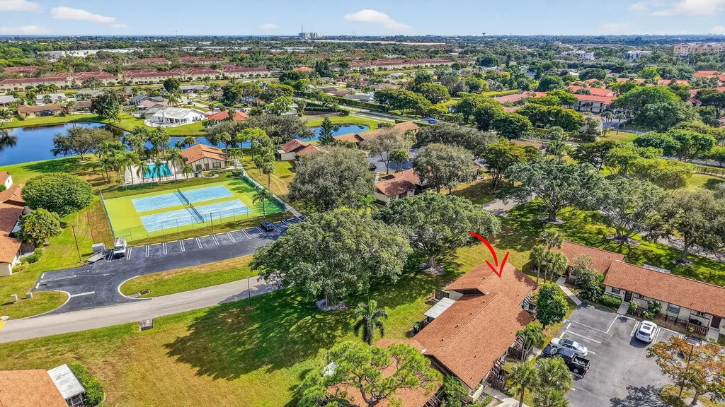 28 Via De Casas Norte Boynton Beach FL 33426