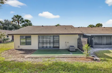 28 Via De Casas Norte Boynton Beach FL 33426