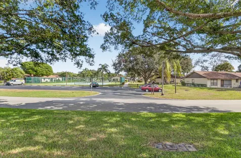 28 Via De Casas Norte Boynton Beach FL 33426